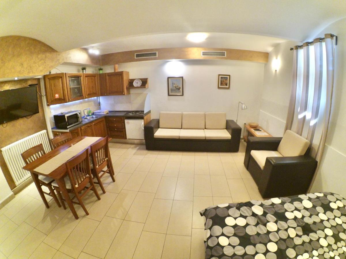 Carla Studio Apartment Загреб Екстер'єр фото